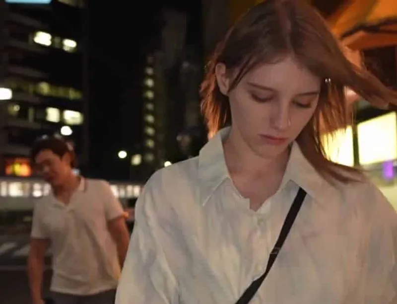 Trêu chọc eny tây không được, thanh niên biến thái bắt cóc về nhà